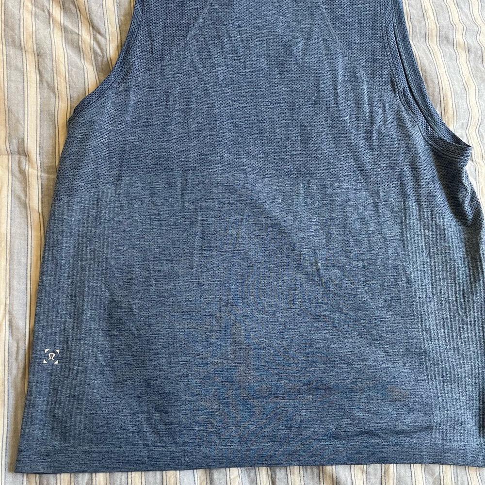 Mens lulu lemon L tank.